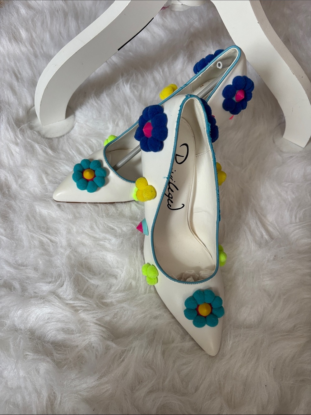 White Floral Appliqué Pointed-Toe Heels